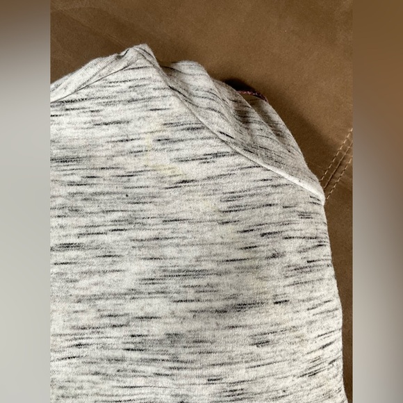 Maurice’s Hoodie (0x) - Picture 5 of 6